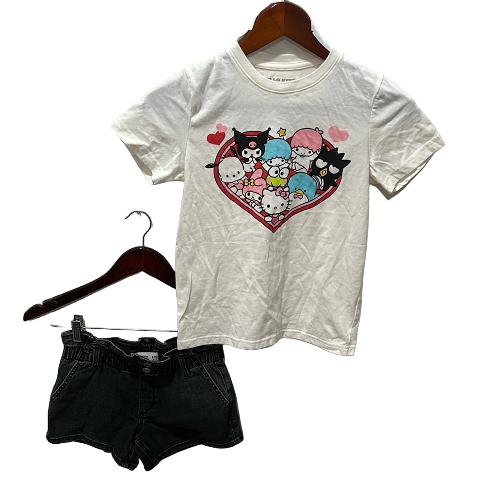 Hello Kitty White Short Sleeve Tee with Heart Graphic&Abercrombie SET10 GUC…
